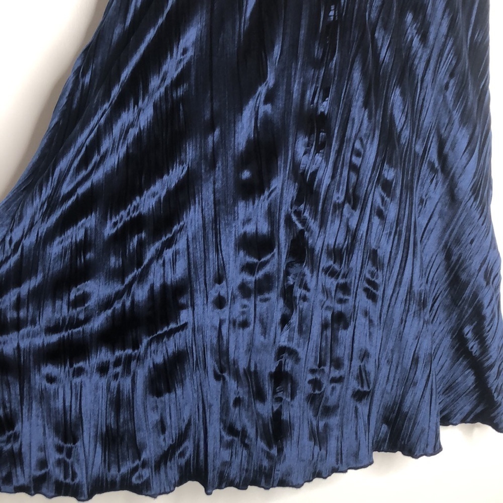 Missguided High Neck Pleated Velvet Swing Dress - Picture 3 of 7
